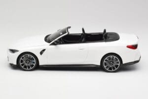 BMW M4 G82 Kabriolet Alpine White Minichamps 1:18 155021031 Metal — zdjęcie 3 z 6