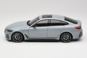BMW i4 G26 Grey Metallic Minichamps 1:18 110023010 Metal — zdjęcie 4 z 8