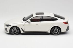 BMW i4 M50 G26 Alpine White Minichamps 1:18 110023011 Metal — zdjęcie 4 z 8