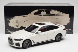 BMW i4 M50 G26 Alpine White Minichamps 1:18 110023011 Metal — zdjęcie 8 z 8