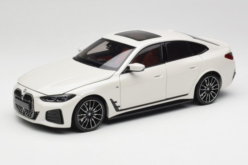 BMW i4 M50 G26 Alpine White Minichamps 1:18 110023011 Metal