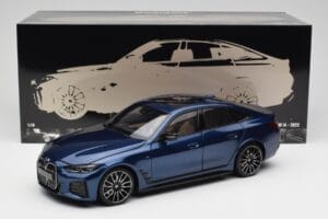 BMW i4 M50 G26 Portimao Blue Minichamps 1:18 110023012 Metal — zdjęcie 8 z 8