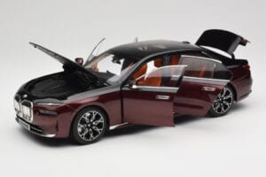BMW i7 G70 Black & Red Metallic Minichamps 1:18 110023201 Metal — zdjęcie 2 z 8