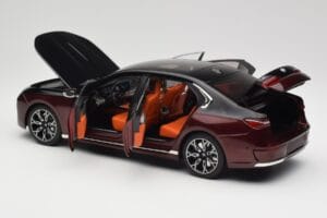 BMW i7 G70 Black & Red Metallic Minichamps 1:18 110023201 Metal — zdjęcie 5 z 8
