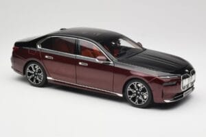 BMW i7 G70 Black & Red Metallic Minichamps 1:18 110023201 Metal — zdjęcie 6 z 8