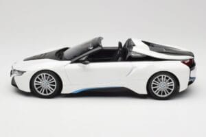 BMW i8 Roadster I15 Biały Metalik Minichamps 1:18 155027031 Metal — zdjęcie 3 z 6