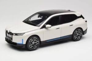 BMW iX Alpine White Minichamps 1:18 110023102 Metal