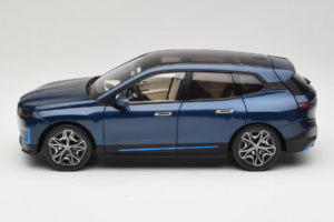 BMW iX Blue Metallic Minichamps 1:18 110023100 Metal — zdjęcie 4 z 8