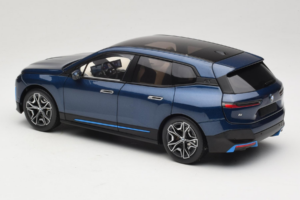 BMW iX Blue Metallic Minichamps 1:18 110023100 Metal — zdjęcie 7 z 8