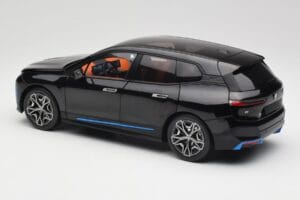 BMW iX Sapphire Black Minichamps 1:18 110023101 Metal — zdjęcie 7 z 8