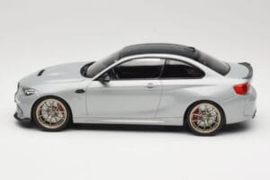 BMW M2 CS F87 Srebrny ze złotymi felgami Minichamps 1:18 155021028 Metal — zdjęcie 3 z 6