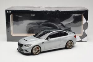 BMW M2 CS F87 Srebrny ze złotymi felgami Minichamps 1:18 155021028 Metal — zdjęcie 6 z 6