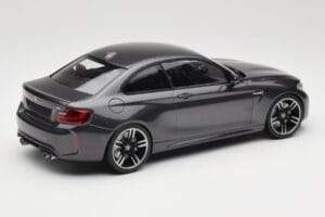BMW M2 F87 Grey Metallic Minichamps 1:18 155026102 Metal — zdjęcie 2 z 6