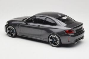 BMW M2 F87 Grey Metallic Minichamps 1:18 155026102 Metal — zdjęcie 5 z 6