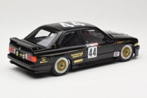 BMW M3 E30 JPS Team BMW #44 J. Richards / T. Longhurst Class Winners Bathurst 1000 1987 Minichamps 1:18 155872044 Metal — zdjęcie 2 z 6
