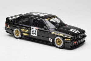 BMW M3 E30 JPS Team BMW #44 J. Richards / T. Longhurst Class Winners Bathurst 1000 1987 Minichamps 1:18 155872044 Metal — zdjęcie 4 z 6