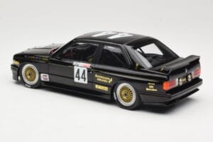 BMW M3 E30 JPS Team BMW #44 J. Richards / T. Longhurst Class Winners Bathurst 1000 1987 Minichamps 1:18 155872044 Metal — zdjęcie 5 z 6