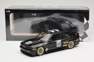 BMW M3 E30 JPS Team BMW #44 J. Richards / T. Longhurst Class Winners Bathurst 1000 1987 Minichamps 1:18 155872044 Metal — zdjęcie 6 z 6