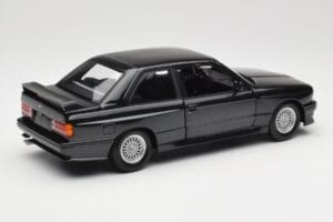 BMW M3 E30 Black Metallic Minichamps 1:18 180020306 Metal — zdjęcie 3 z 8