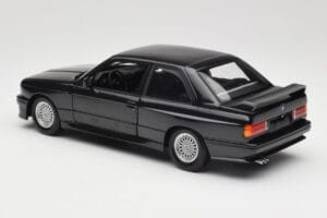 BMW M3 E30 Black Metallic Minichamps 1:18 180020306 Metal — zdjęcie 7 z 8