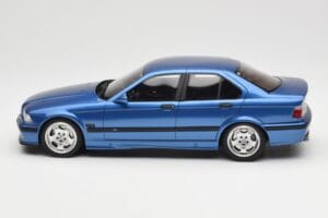 BMW M3 E36 Sedan Niebieski Otto 1:18 OT1082 Żywica — zdjęcie 3 z 6