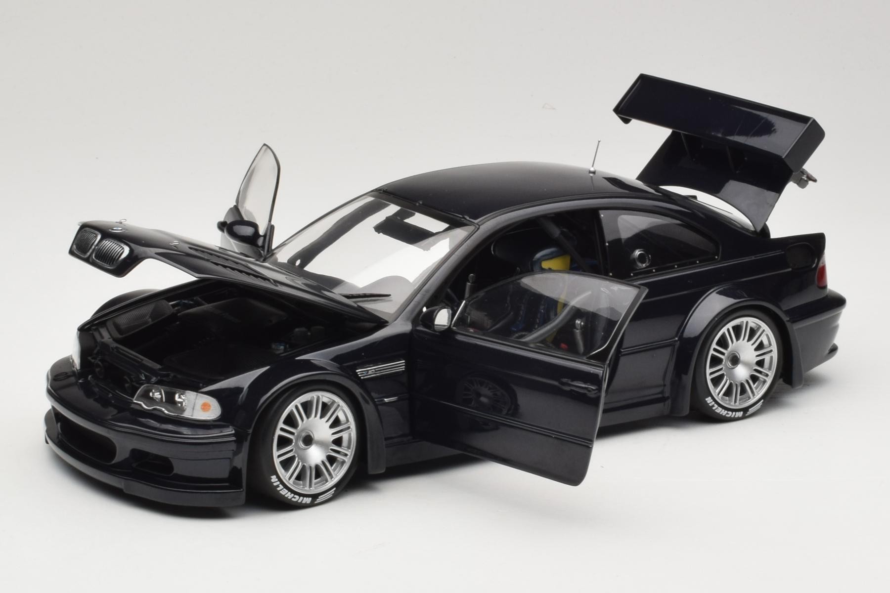 Minichamps BMW M3 E46 GTR Street Carbon Black 1:18