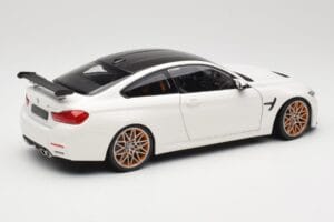 BMW M4 F82 GTS Alpine White Minichamps 1:18 110025221 Metal — zdjęcie 3 z 8