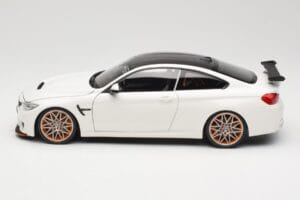 BMW M4 F82 GTS Alpine White Minichamps 1:18 110025221 Metal — zdjęcie 4 z 8