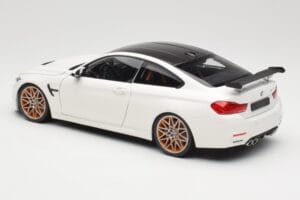 BMW M4 F82 GTS Alpine White Minichamps 1:18 110025221 Metal — zdjęcie 7 z 8