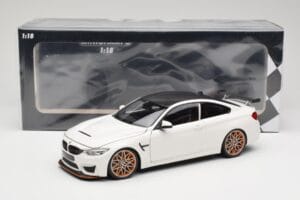 BMW M4 F82 GTS Alpine White Minichamps 1:18 110025221 Metal — zdjęcie 8 z 8