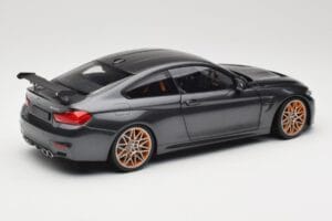 BMW M4 F82 GTS Mineral Grey Metallic Minichamps 1:18 110025222 Metal — zdjęcie 3 z 8
