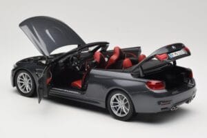 BMW M4 F83 Kabriolet Mineral Grey Paragon 1:18 80432339610 Metal — zdjęcie 5 z 8