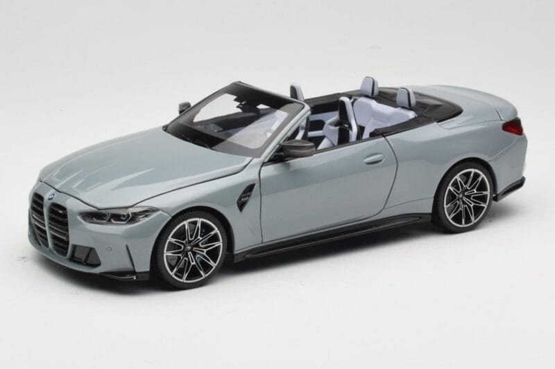 BMW M4 G83 Kabriolet Grey Metallic Minichamps 1:18 110021032 Metal
