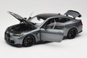 BMW M4 G82 Szary Metallic Minichamps 1:18 113020124 Metal — zdjęcie 2 z 8