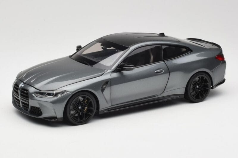 BMW M4 G82 Szary Metallic Minichamps 1:18 113020124 Metal