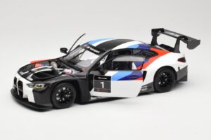 BMW M4 G82 GT3 Presentation 2021 Minichamps 1:18 80435A5D002 Metal — zdjęcie 2 z 8