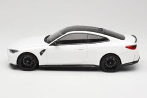 BMW M4 G82 Biały Minichamps 1:18 155020122 Metal — zdjęcie 3 z 6