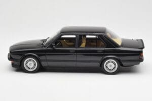 BMW M5 E28 Diamond Czarny Otto 1:18 OT184 Żywica — zdjęcie 3 z 6
