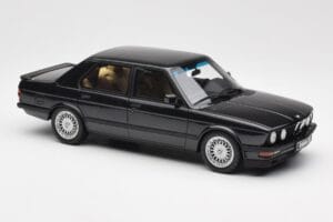 BMW M5 E28 Diamond Czarny Otto 1:18 OT184 Żywica — zdjęcie 4 z 6