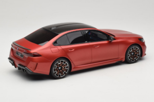 BMW M5 G90 Beach Orange GT Spirit 1:18 GT966 Żywica — zdjęcie 2 z 6