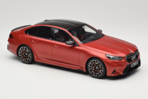 BMW M5 G90 Beach Orange GT Spirit 1:18 GT966 Żywica — zdjęcie 4 z 6