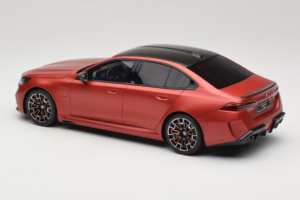 BMW M5 G90 Beach Orange GT Spirit 1:18 GT966 Żywica — zdjęcie 5 z 6
