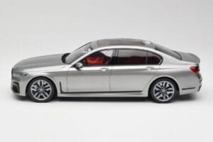 BMW M760i G12 V12 Final Edition Szary GT Spirit 1:18 GT478 Żywica — zdjęcie 3 z 6