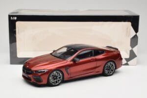 BMW M8 F91 Convertible Storm Bay Metallic Minichamps 1:18 110029020 Metal — zdjęcie 8 z 8