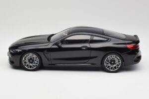 BMW M8 F92 Czarny Szafir Minichamps 1:18 110029021 Metal — zdjęcie 4 z 8