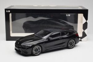 BMW M8 F92 Czarny Szafir Minichamps 1:18 110029021 Metal — zdjęcie 8 z 8