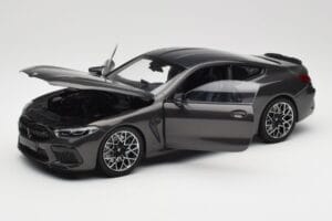 BMW M8 F92 Grey Metallic Minichamps 1:18 110029022 Metal — zdjęcie 2 z 8