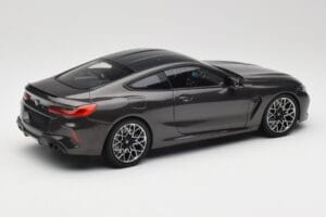 BMW M8 F92 Grey Metallic Minichamps 1:18 110029022 Metal — zdjęcie 3 z 8