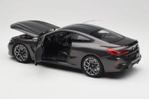 BMW M8 F92 Grey Metallic Minichamps 1:18 110029022 Metal — zdjęcie 5 z 8