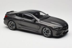 BMW M8 F92 Grey Metallic Minichamps 1:18 110029022 Metal — zdjęcie 6 z 8